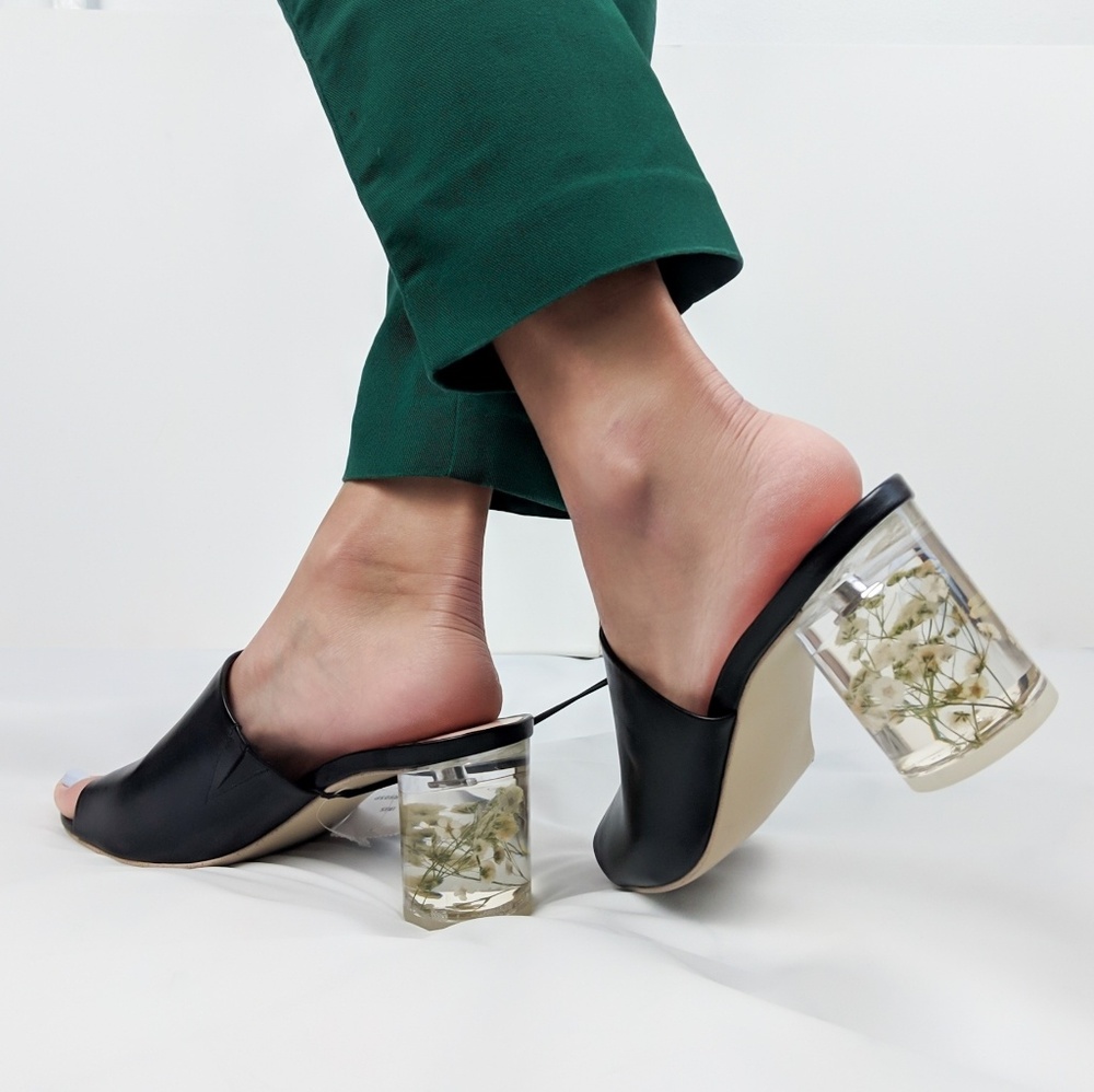 *LAST CHANCE* Nanette Lepore Lucite Floral Mules - Picture 3 of 8